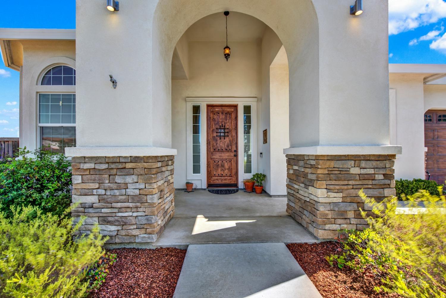 Detail Gallery Image 2 of 32 For 2608 Centennial Dr, Woodland,  CA 95776 - 3 Beds | 2 Baths