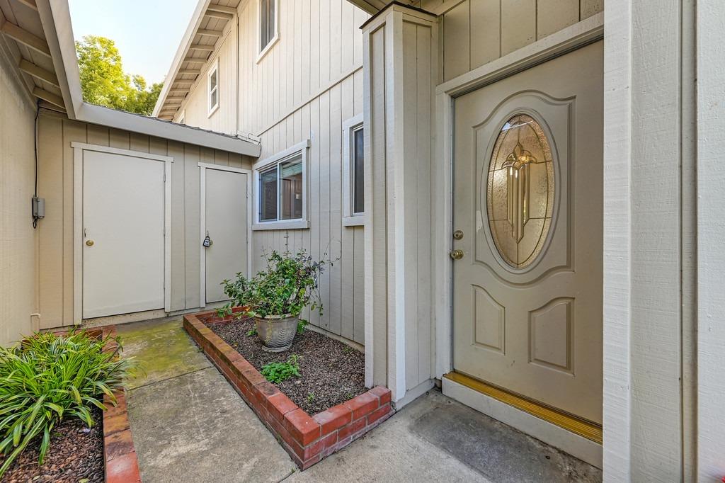 Detail Gallery Image 9 of 34 For 6037 Woodside Dr, Rocklin,  CA 95677 - 2 Beds | 1/1 Baths