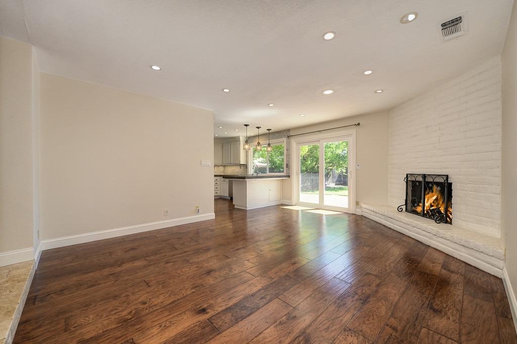 Detail Gallery Image 29 of 58 For 1301 Mossbrook Ct, Roseville,  CA 95661 - 4 Beds | 2 Baths