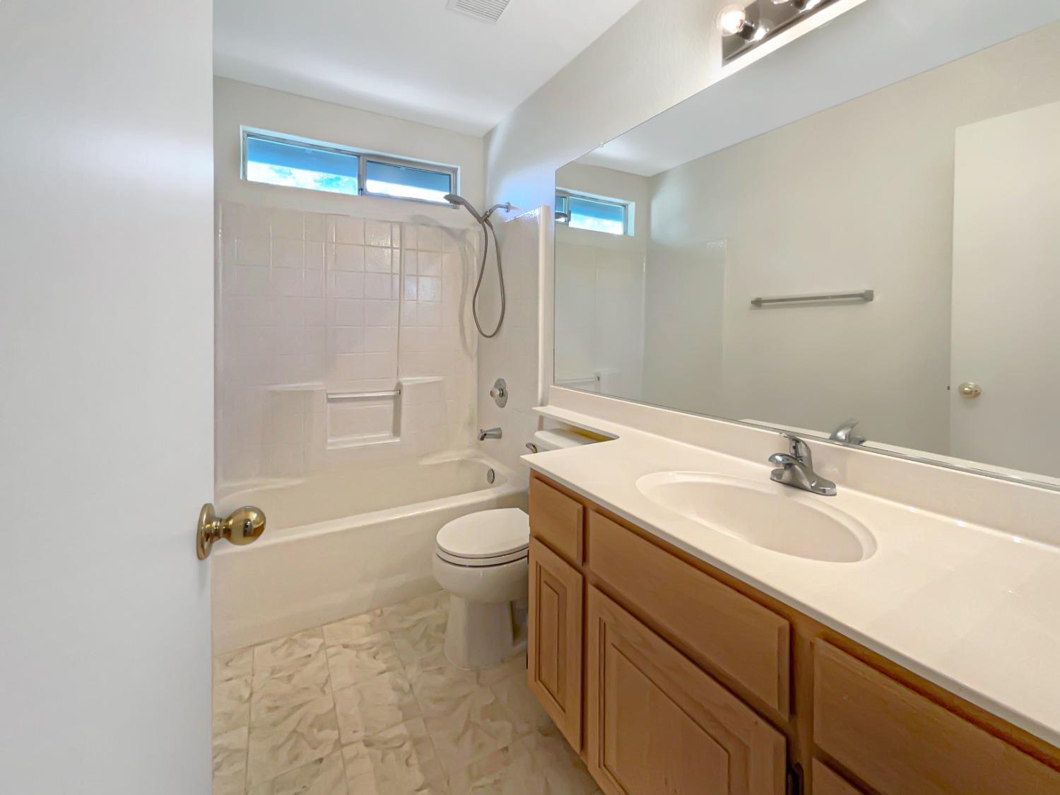 Detail Gallery Image 18 of 29 For 8567 Underhill Dr, Sacramento,  CA 95828 - 3 Beds | 2 Baths