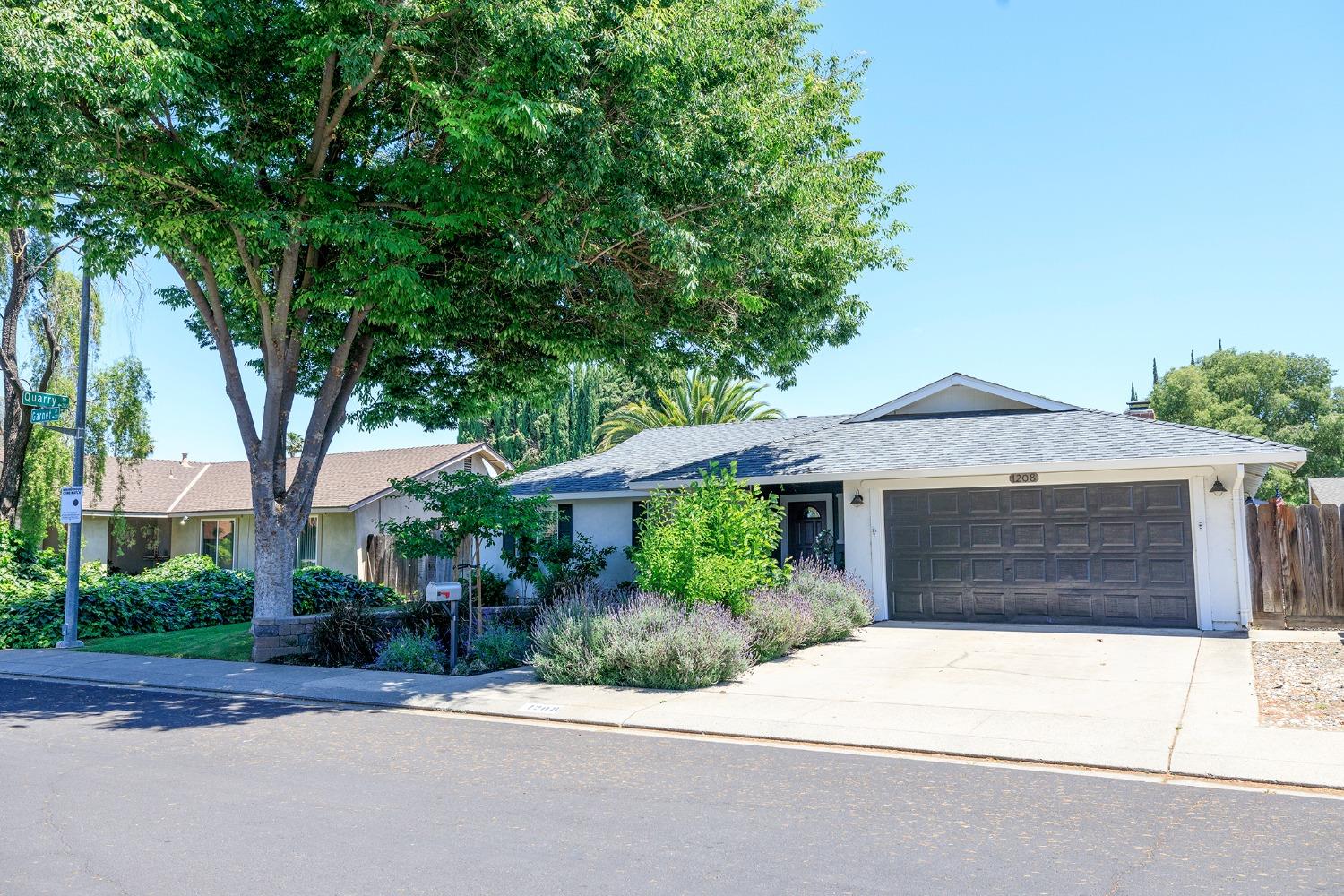 Detail Gallery Image 2 of 62 For 1208 Garnet Dr, Modesto,  CA 95355 - 3 Beds | 2 Baths