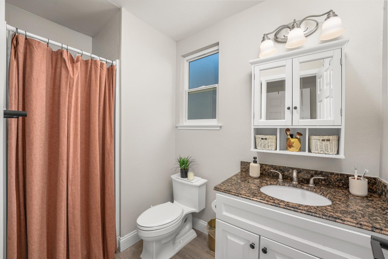 Detail Gallery Image 10 of 17 For 10620 Valley View Dr, Rancho Cordova,  CA 95670 - 4 Beds | 2 Baths
