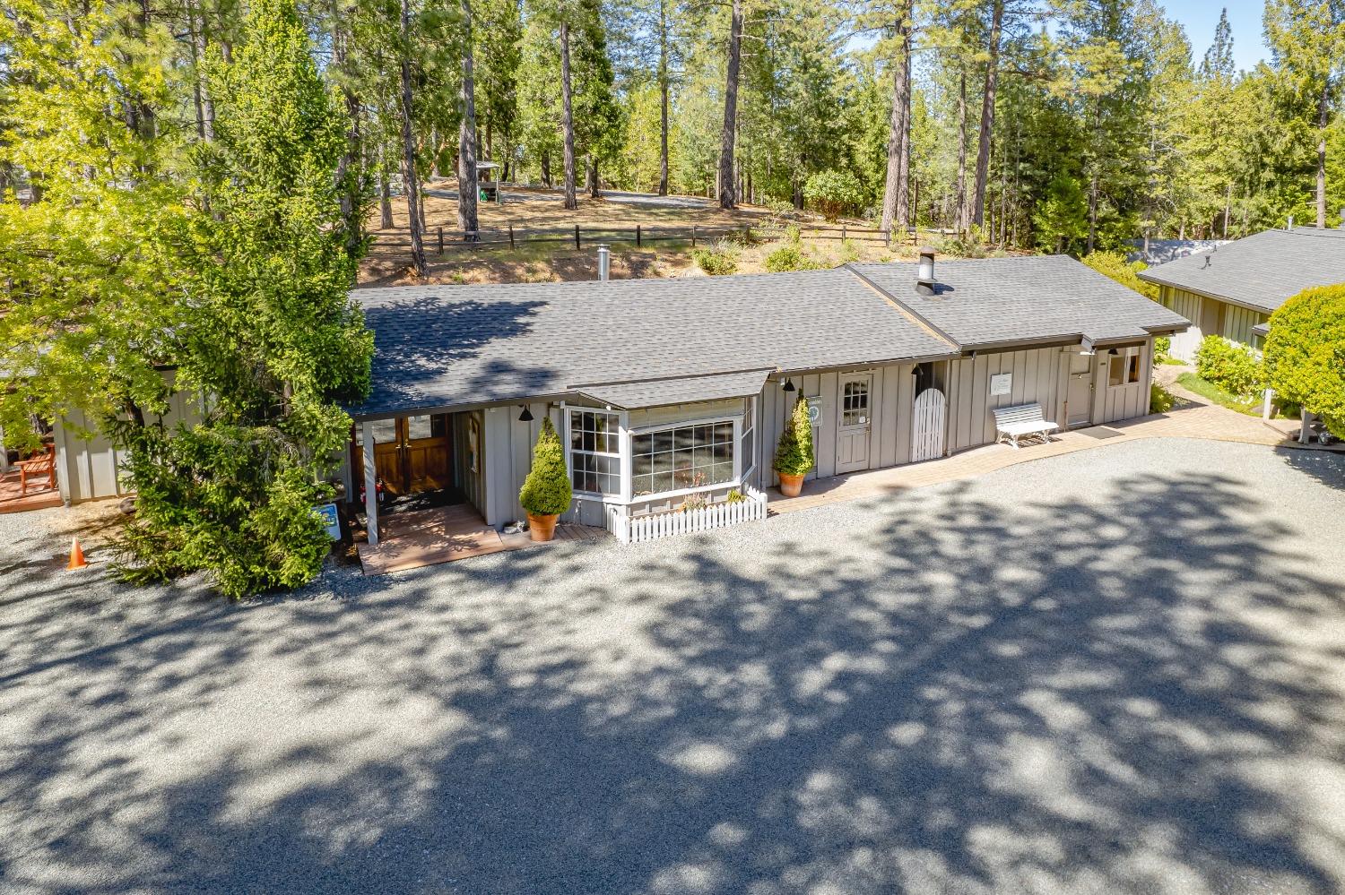 Detail Gallery Image 4 of 99 For 5860 Shoo Fly Rd, Placerville,  CA 95667 - 2 Beds | 2 Baths