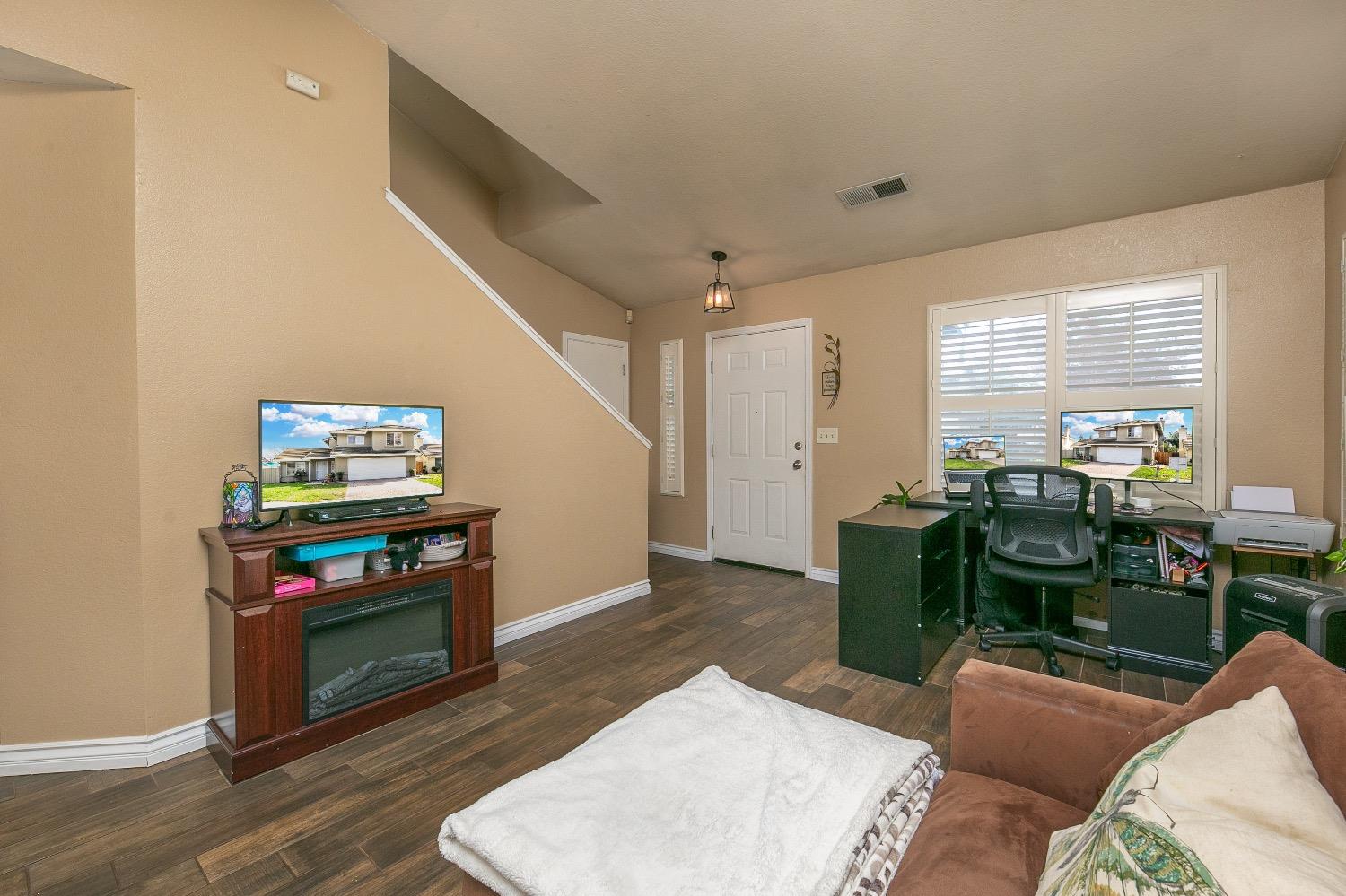 Detail Gallery Image 9 of 36 For 2062 Ulysses St, Stockton,  CA 95210 - 4 Beds | 2/1 Baths
