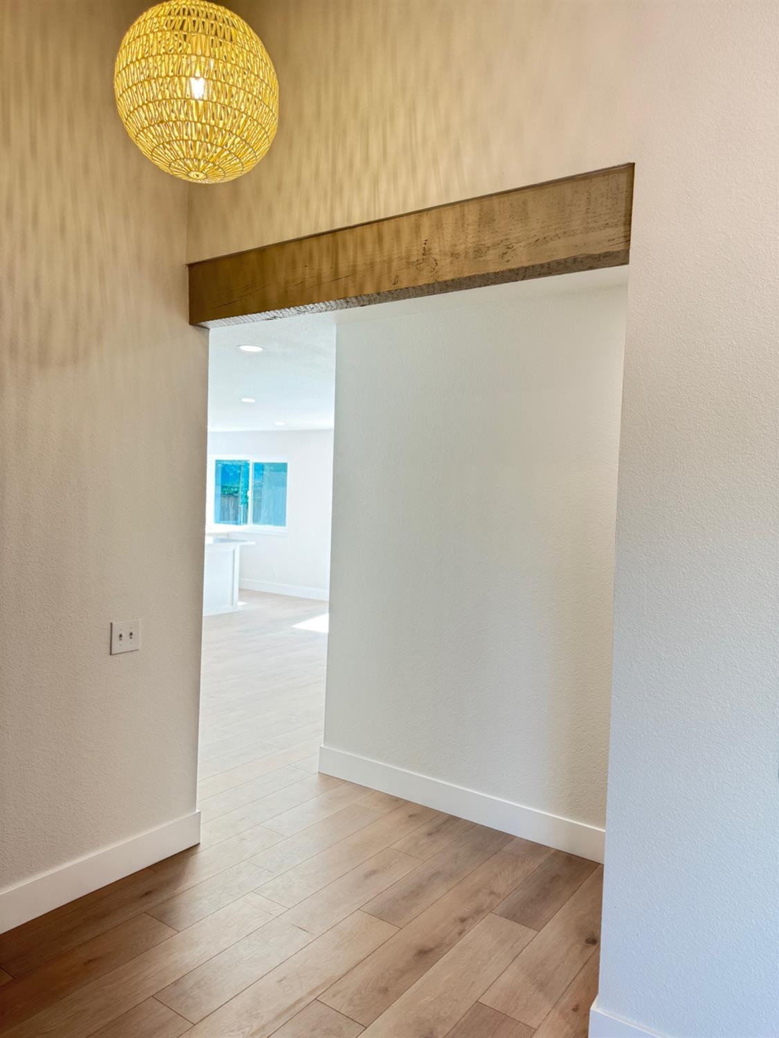 Detail Gallery Image 4 of 38 For 5517 Chamise Ct, Orangevale,  CA 95662 - 4 Beds | 2 Baths