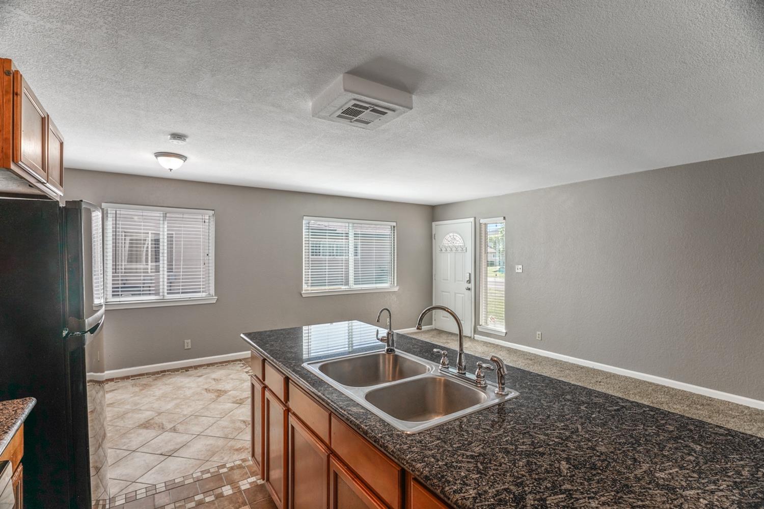 Detail Gallery Image 7 of 18 For 9045 Montoya St #3,  Sacramento,  CA 95826 - 2 Beds | 1 Baths