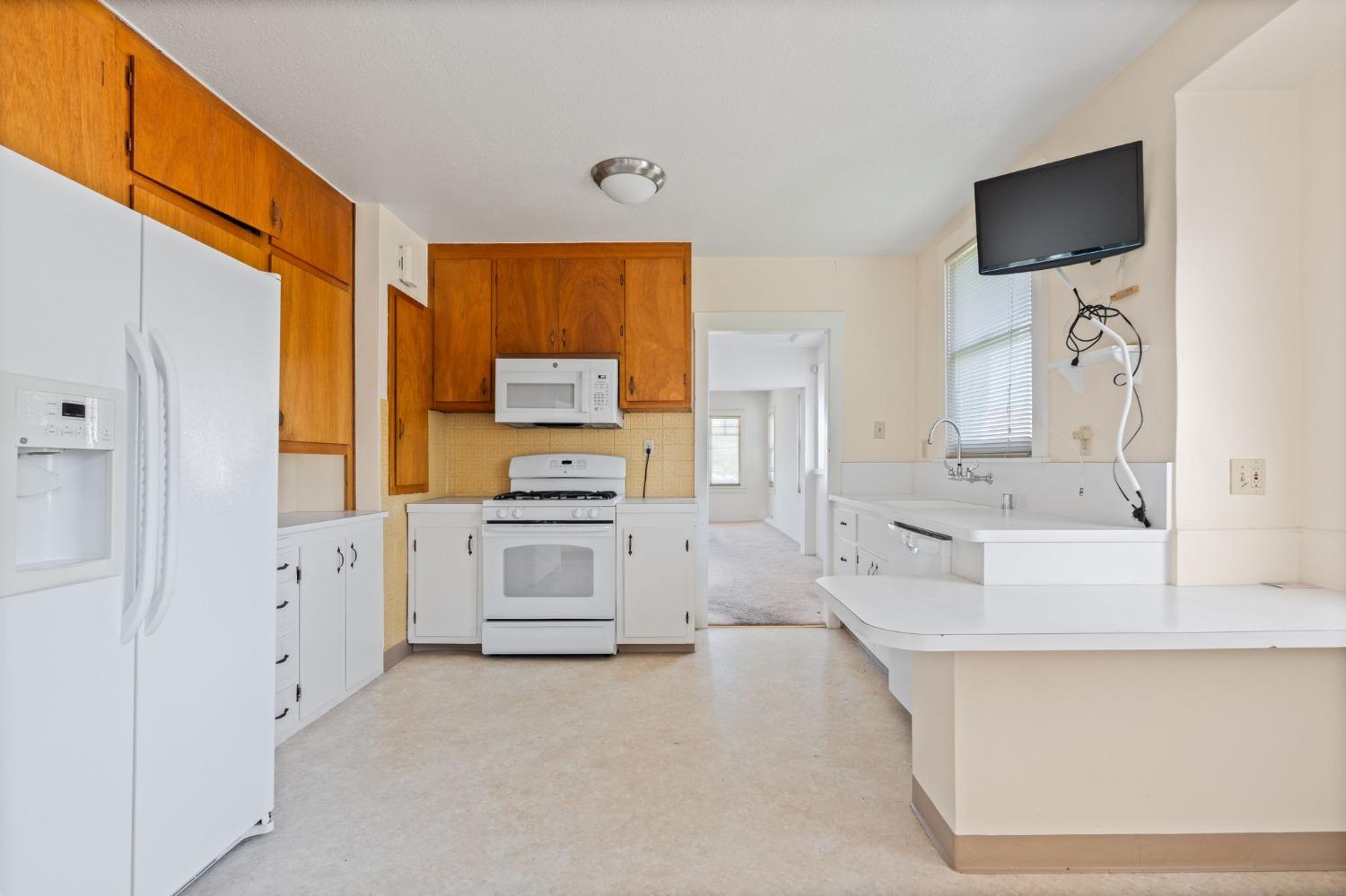 Detail Gallery Image 13 of 50 For 1156 Washington Ave, Albany,  CA 94706 - 3 Beds | 2 Baths