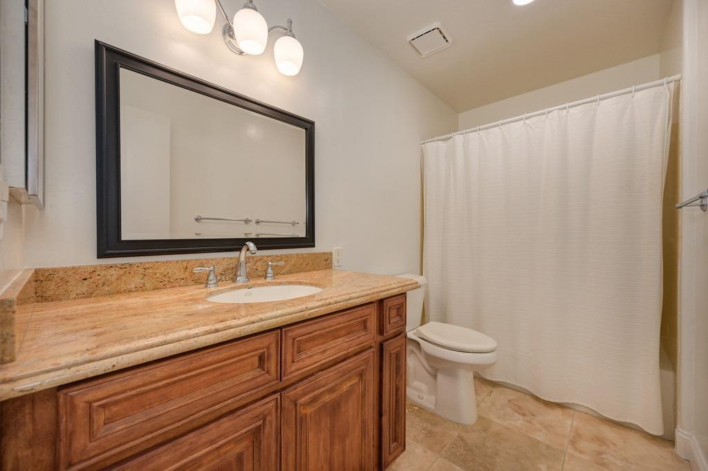 Detail Gallery Image 33 of 58 For 1301 Mossbrook Ct, Roseville,  CA 95661 - 4 Beds | 2 Baths