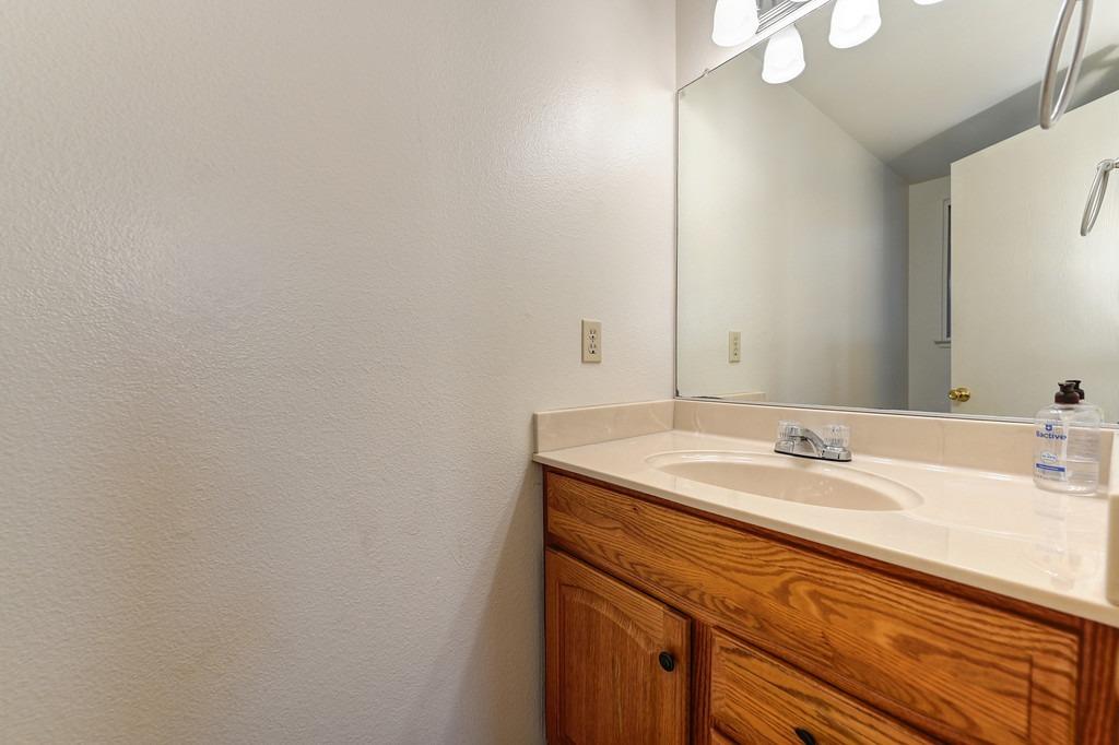 Detail Gallery Image 11 of 34 For 6037 Woodside Dr, Rocklin,  CA 95677 - 2 Beds | 1/1 Baths