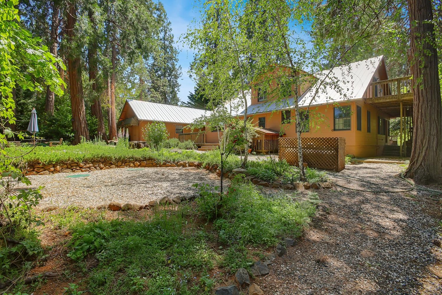 Detail Gallery Image 3 of 92 For 14189 Meadow Dr, Grass Valley,  CA 95945 - 3 Beds | 2 Baths