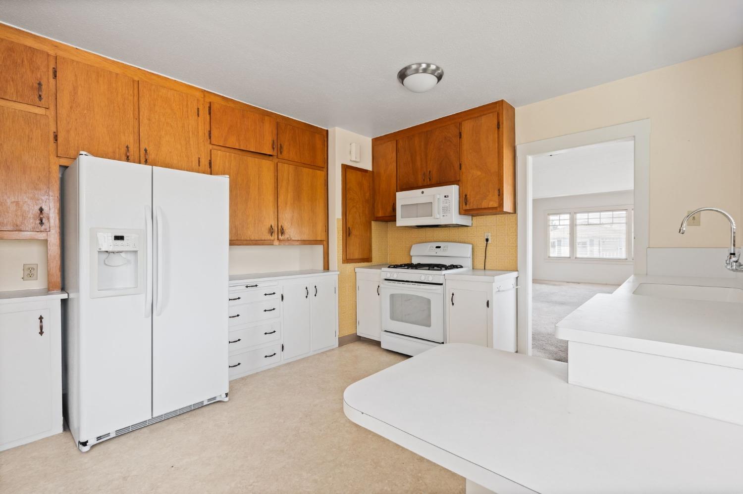 Detail Gallery Image 12 of 50 For 1156 Washington Ave, Albany,  CA 94706 - 3 Beds | 2 Baths