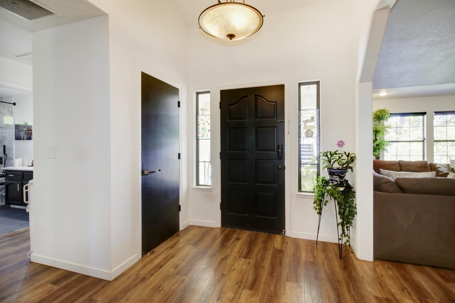 Detail Gallery Image 5 of 83 For 2369 Toyon Ct, Valley Springs,  CA 95252 - 3 Beds | 2 Baths