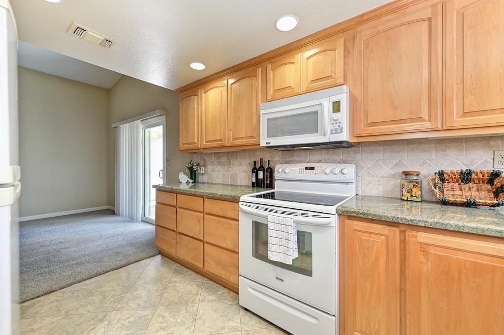 Detail Gallery Image 7 of 37 For 8243 Cripple Oak, Citrus Heights,  CA 95610 - 3 Beds | 2 Baths
