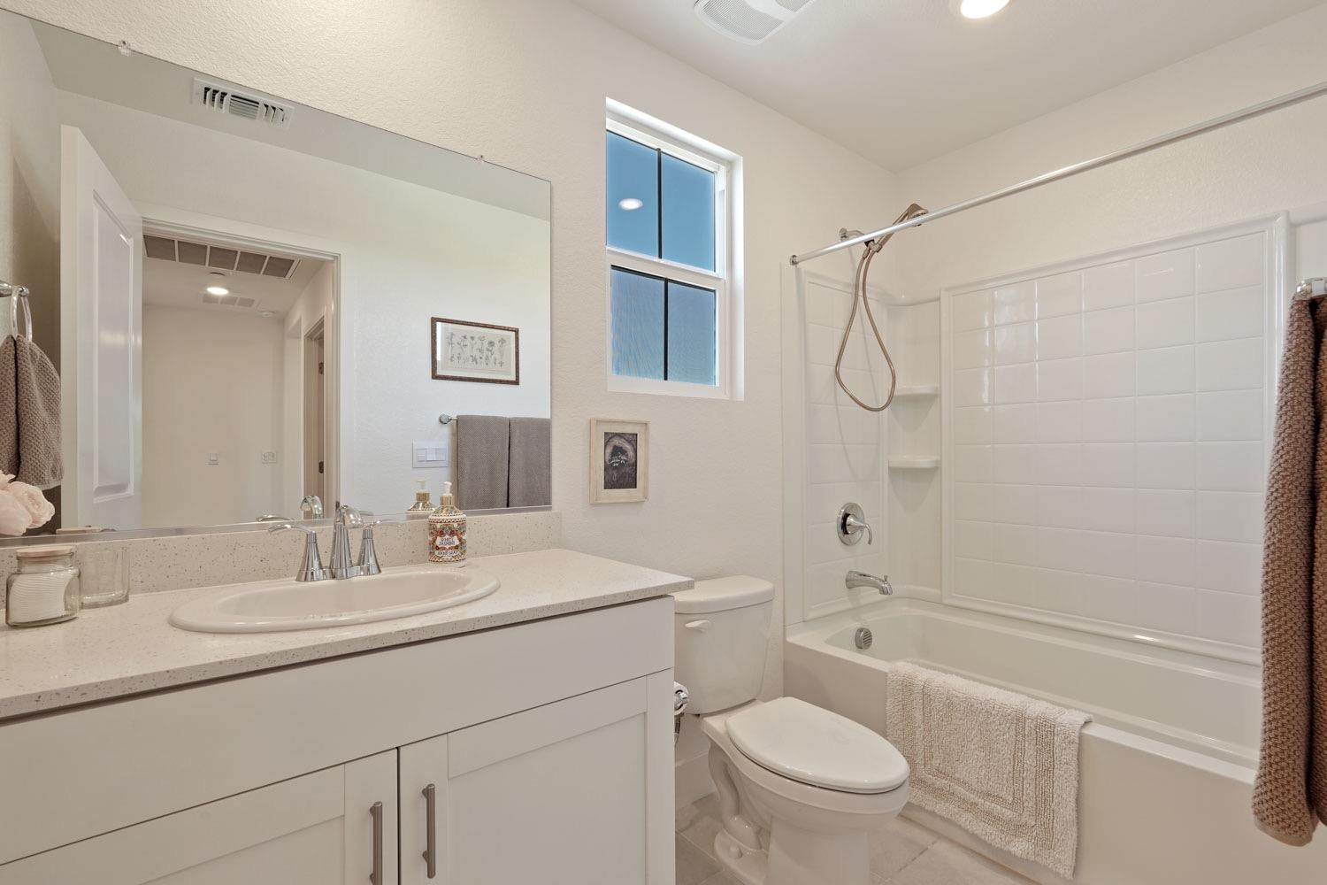 Detail Gallery Image 33 of 58 For 830 Talavera, Lodi,  CA 95242 - 4 Beds | 3/1 Baths