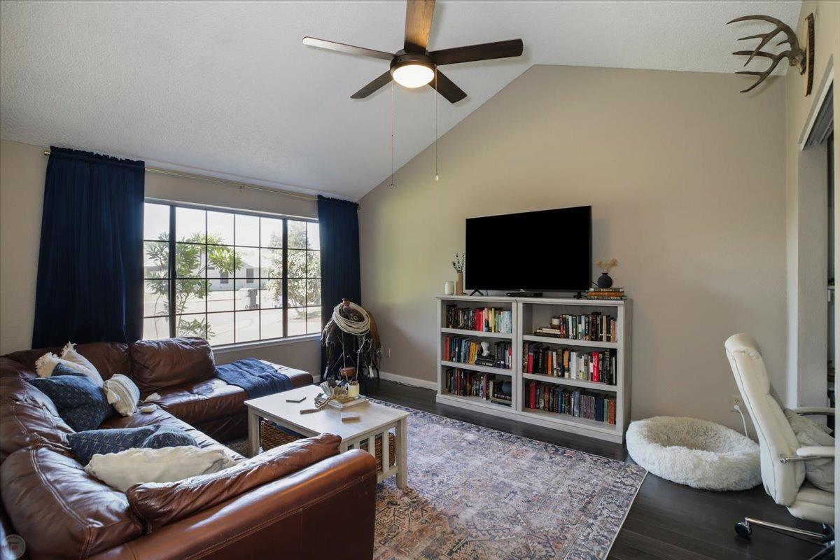 Detail Gallery Image 19 of 42 For 1843 Ethan Allen Ct, Turlock,  CA 95382 - 4 Beds | 2 Baths