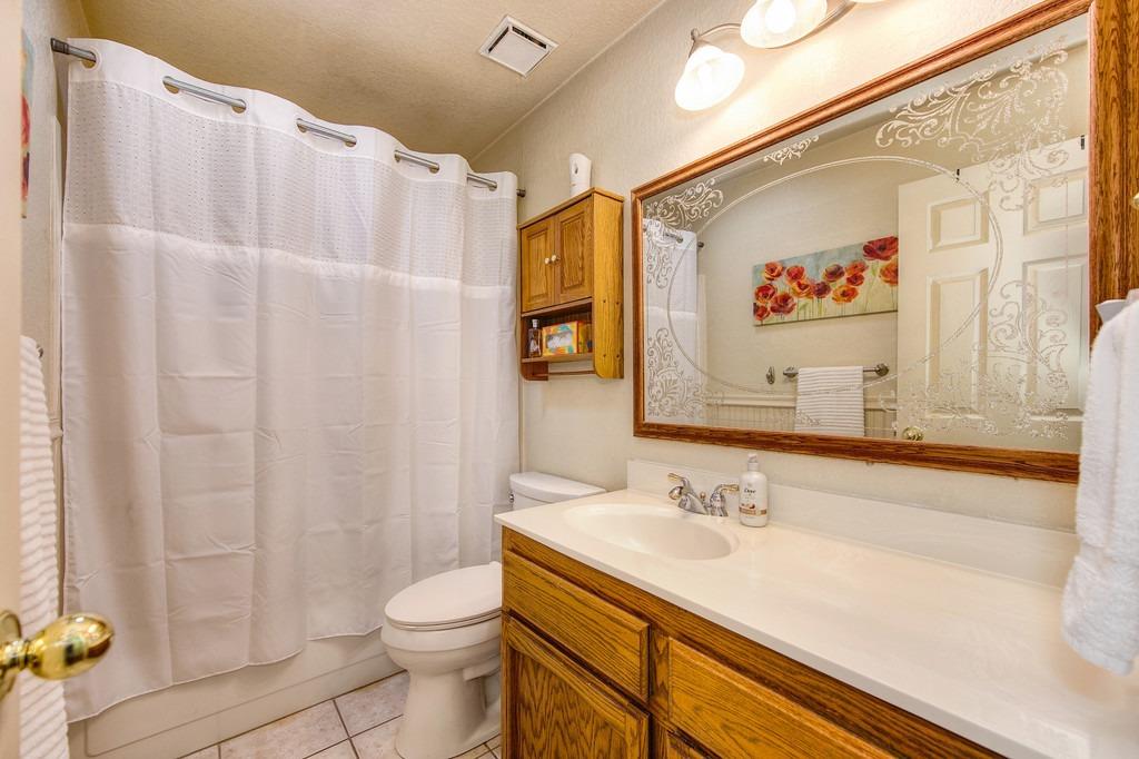 Detail Gallery Image 23 of 41 For 5722 Shannon Bay Dr, Rocklin,  CA 95677 - 3 Beds | 2 Baths