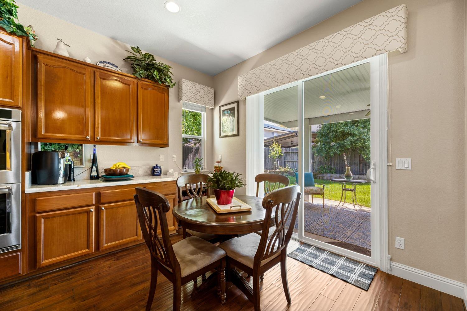 Detail Gallery Image 11 of 55 For 1557 Green Ravine Dr, Lincoln,  CA 95648 - 4 Beds | 2 Baths