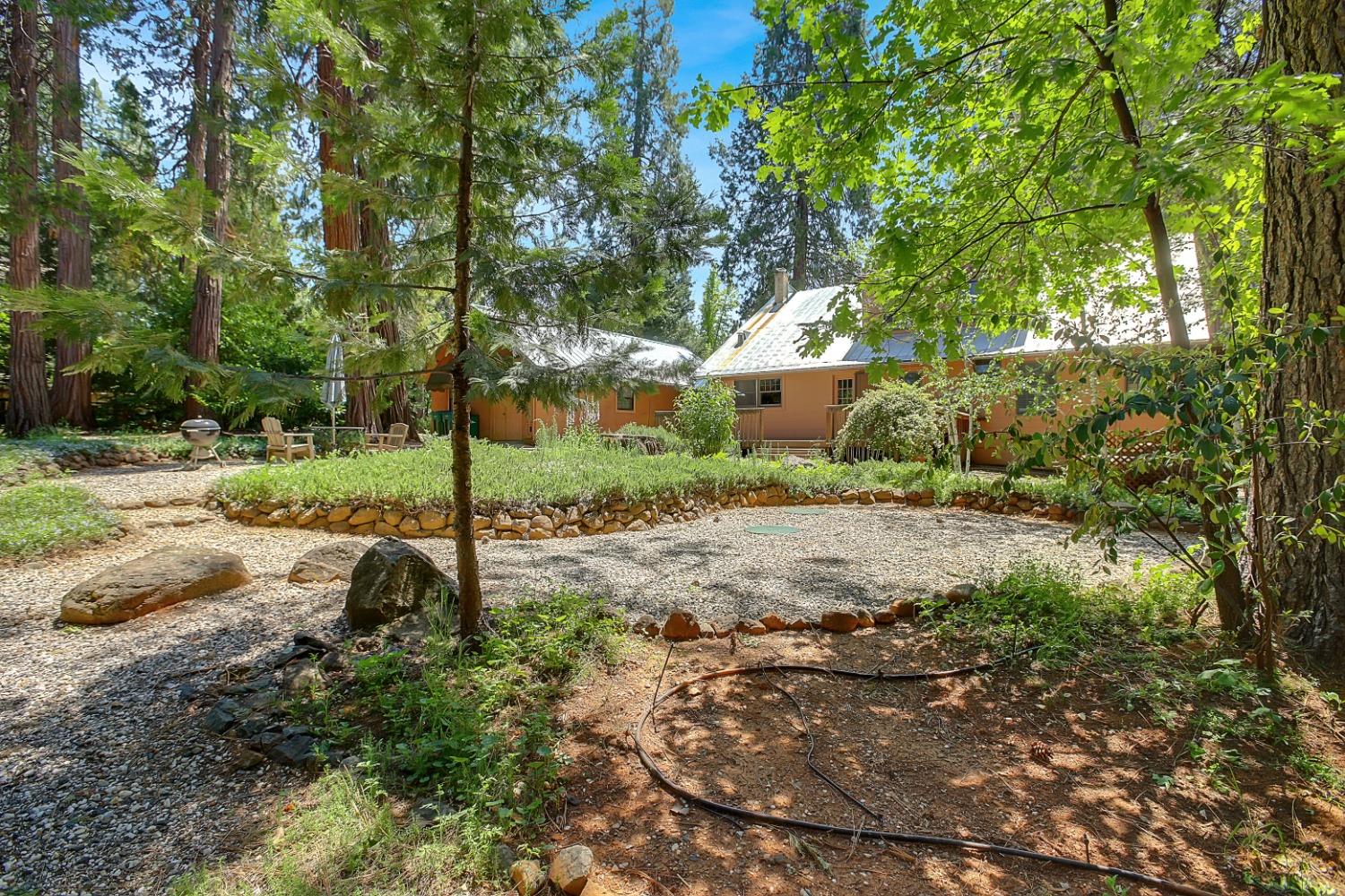 Detail Gallery Image 4 of 92 For 14189 Meadow Dr, Grass Valley,  CA 95945 - 3 Beds | 2 Baths