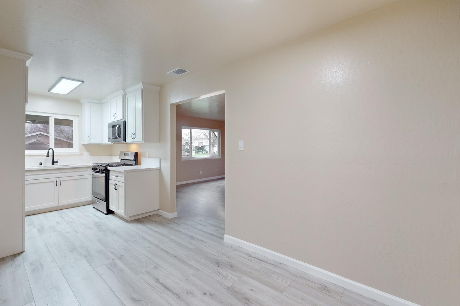 Detail Gallery Image 11 of 34 For 4382 Twain Dr, Olivehurst,  CA 95961 - 3 Beds | 1 Baths