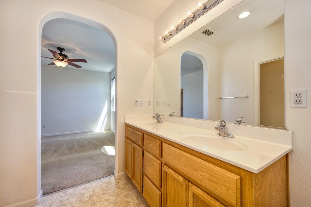 Detail Gallery Image 17 of 21 For 3066 Torland St, Sacramento,  CA 95833 - 3 Beds | 2/1 Baths