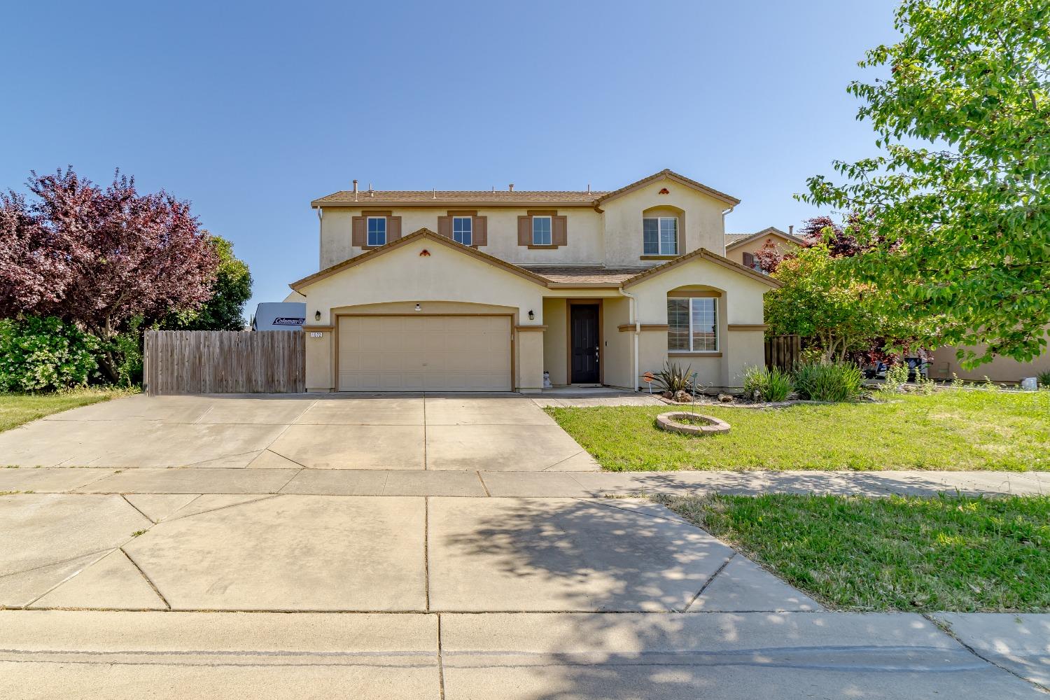 Detail Gallery Image 2 of 33 For 1672 Chateau Drive, Olivehurst,  CA 95961 - 3 Beds | 2/1 Baths