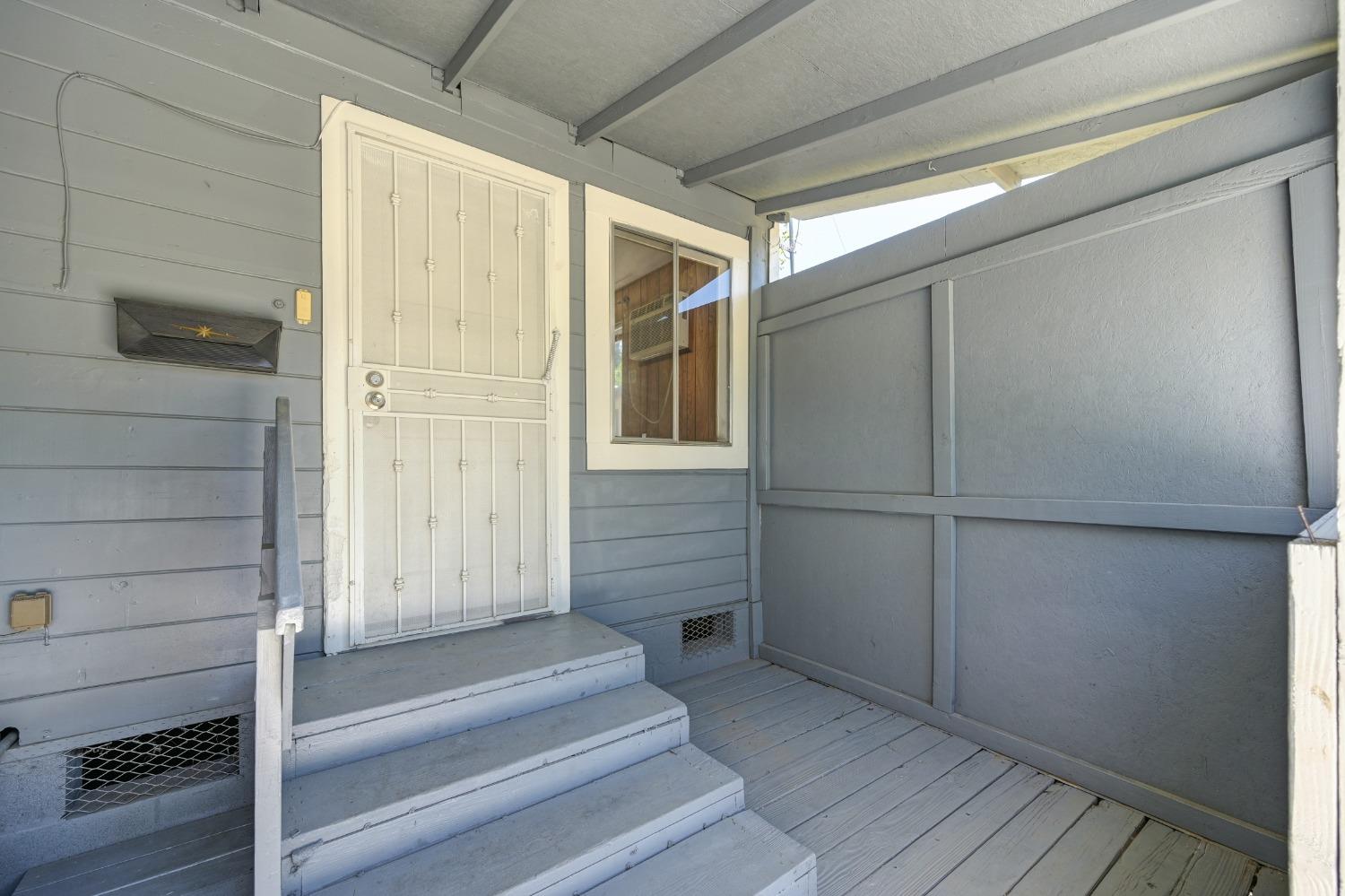 Detail Gallery Image 11 of 46 For 601 Yolo St, West Sacramento,  CA 95605 - 3 Beds | 1 Baths