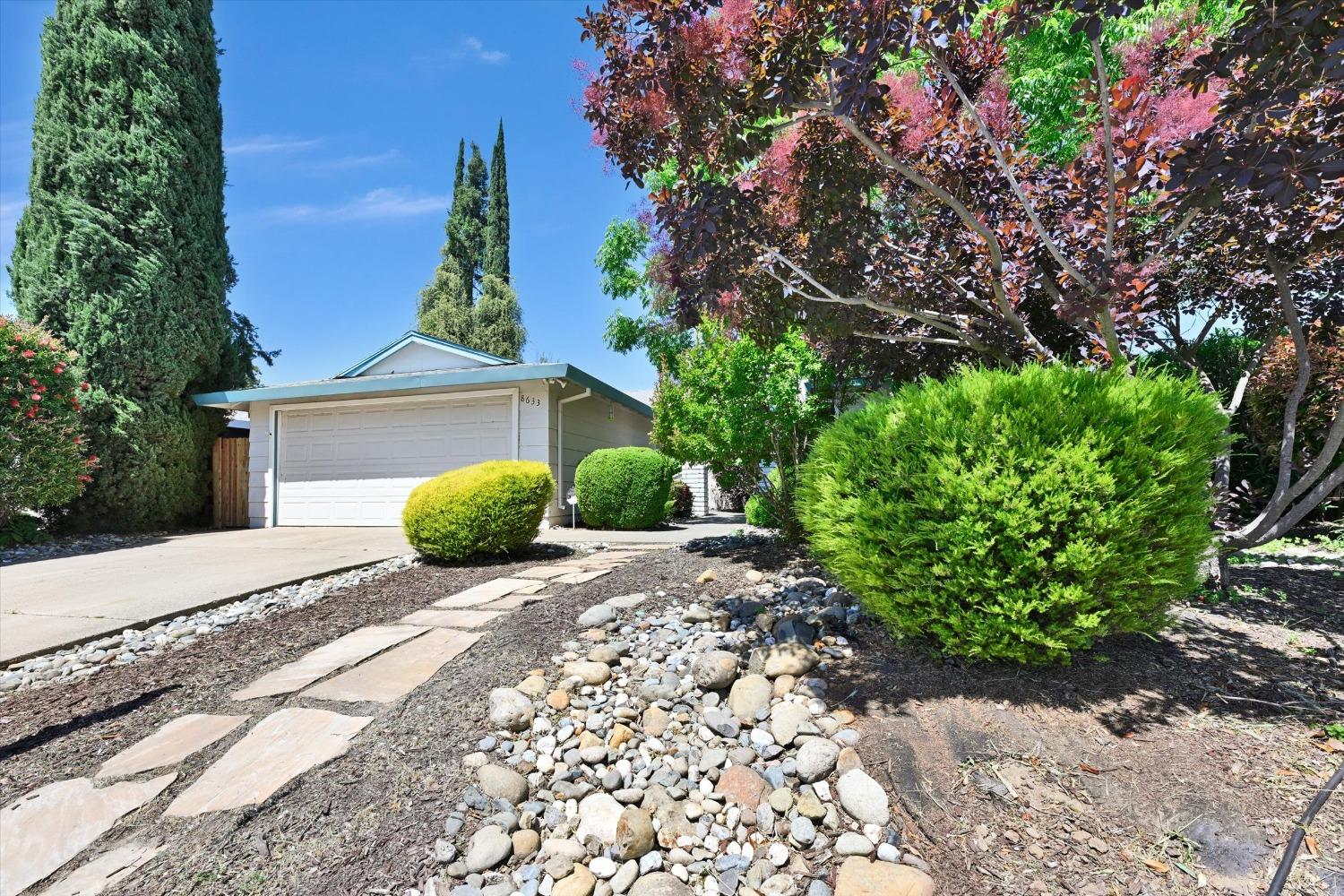 Detail Gallery Image 5 of 27 For 8633 Glenroy Way, Sacramento,  CA 95826 - 4 Beds | 2 Baths