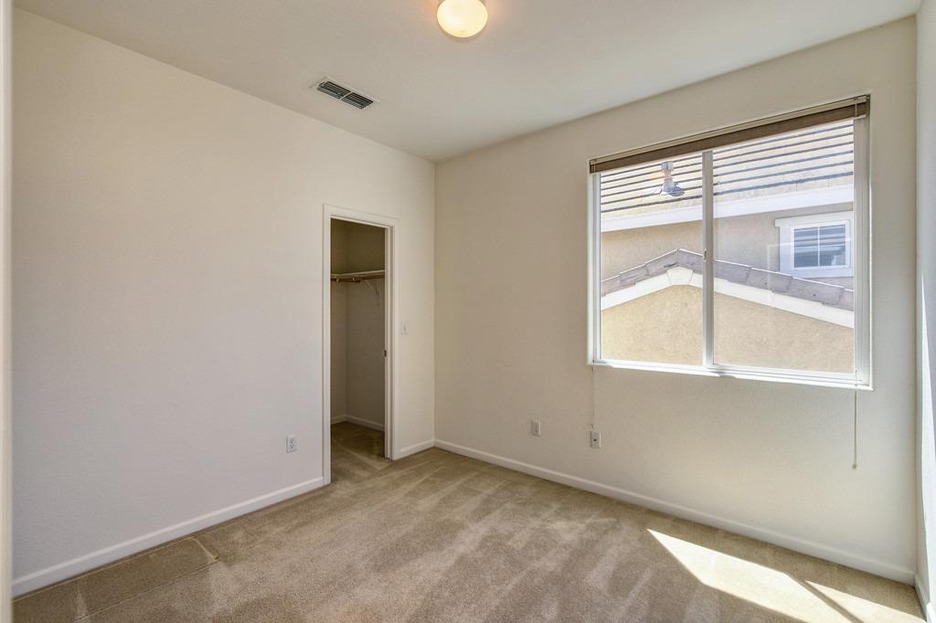Detail Gallery Image 11 of 21 For 3066 Torland St, Sacramento,  CA 95833 - 3 Beds | 2/1 Baths