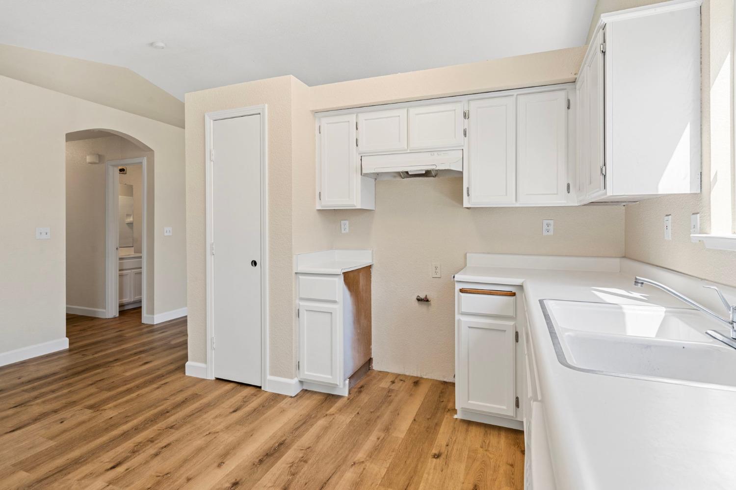 Detail Gallery Image 16 of 32 For 5423 Governor Cir, Stockton,  CA 95210 - 3 Beds | 2 Baths