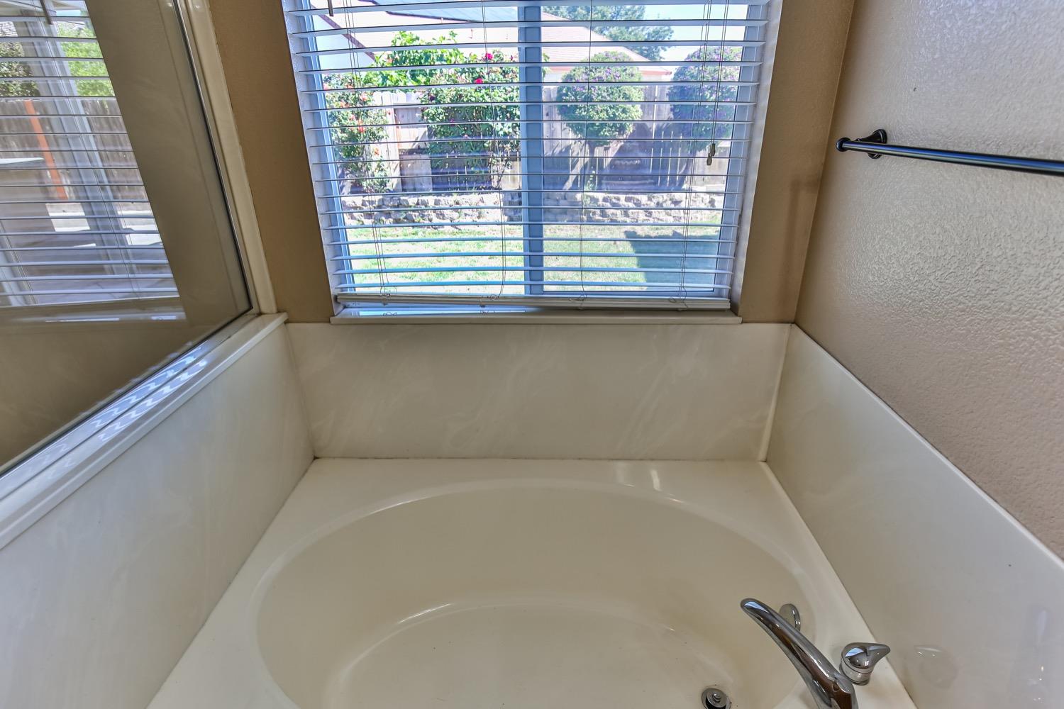 Detail Gallery Image 55 of 75 For 2463 Briarcliff Dr, Stockton,  CA 95206 - 3 Beds | 2 Baths