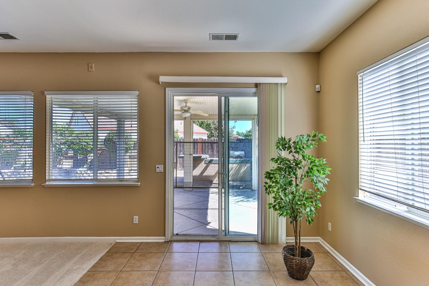 Detail Gallery Image 38 of 75 For 2463 Briarcliff Dr, Stockton,  CA 95206 - 3 Beds | 2 Baths