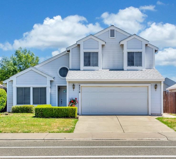 Detail Gallery Image 1 of 1 For 8576 Vintage Park Dr, Sacramento,  CA 95828 - 3 Beds | 2/1 Baths