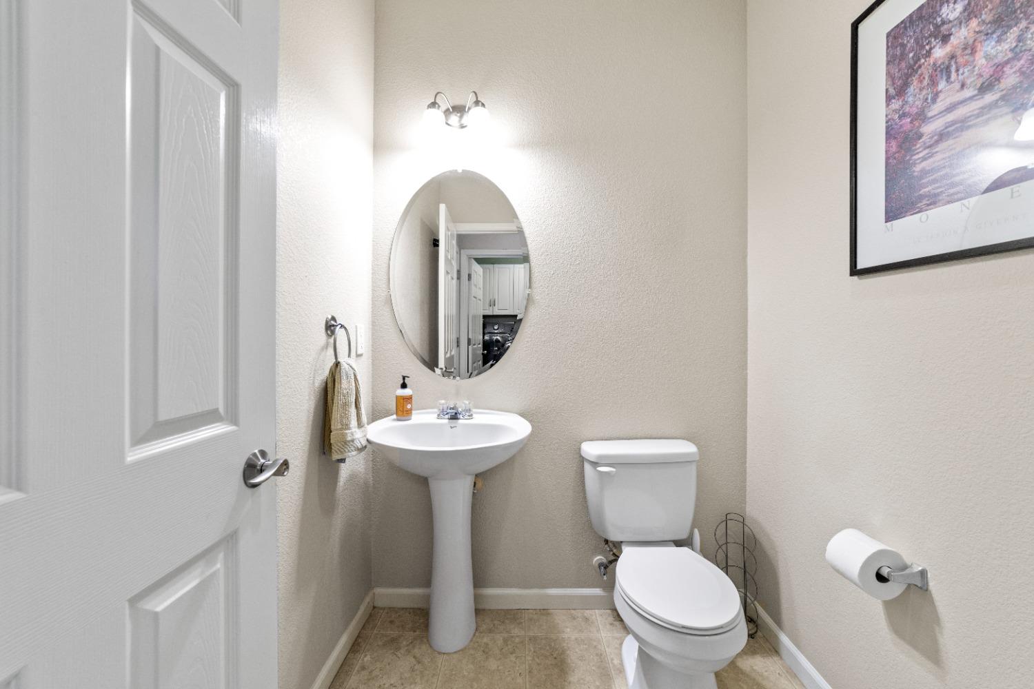 Detail Gallery Image 16 of 33 For 1672 Chateau Drive, Olivehurst,  CA 95961 - 3 Beds | 2/1 Baths