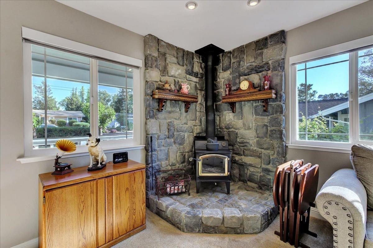 Detail Gallery Image 11 of 80 For 10934 Woodchuck Ct, Penn Valley,  CA 95946 - 3 Beds | 2/1 Baths