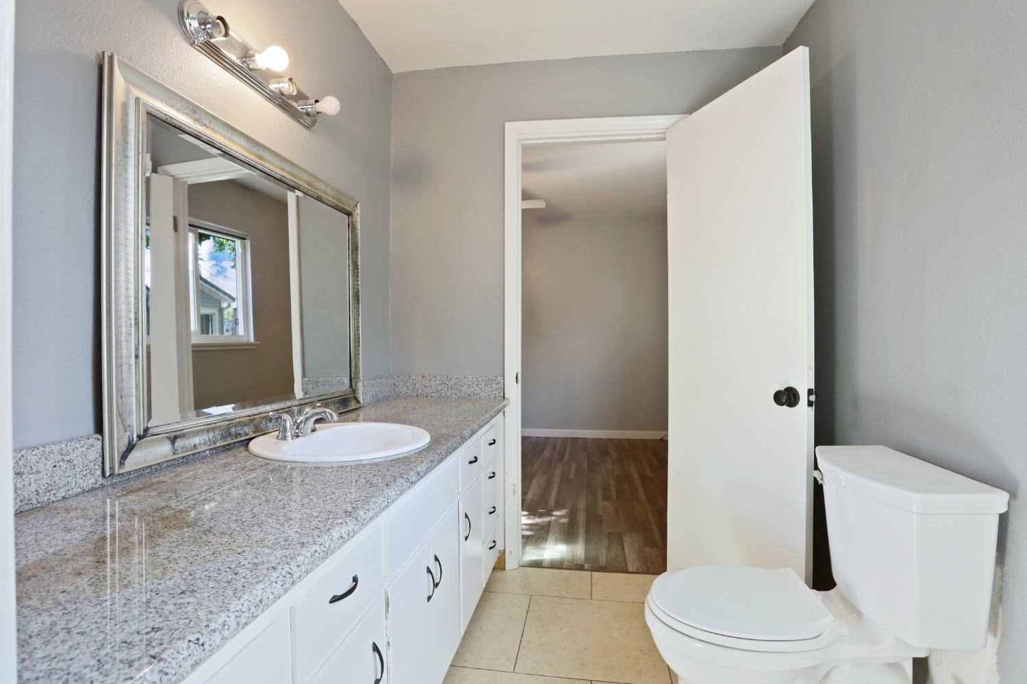 Detail Gallery Image 20 of 34 For 807 Loletta Ave, Modesto,  CA 95351 - 3 Beds | 1/1 Baths