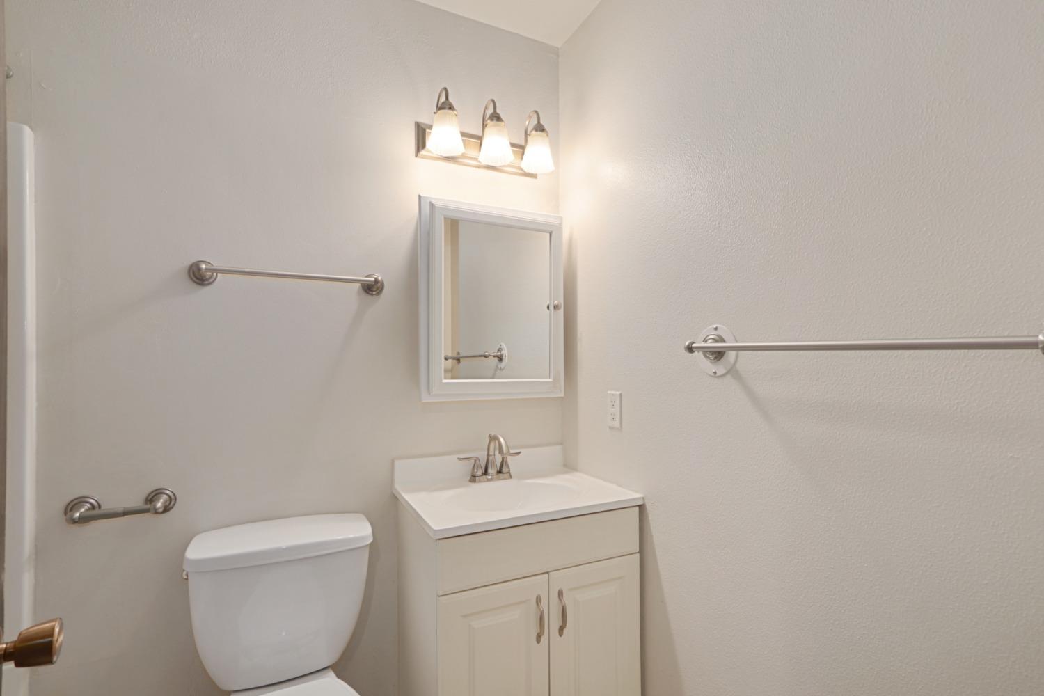 Detail Gallery Image 26 of 32 For 2720 Pole Line Rd #2,  Davis,  CA 95618 - 2 Beds | 1 Baths