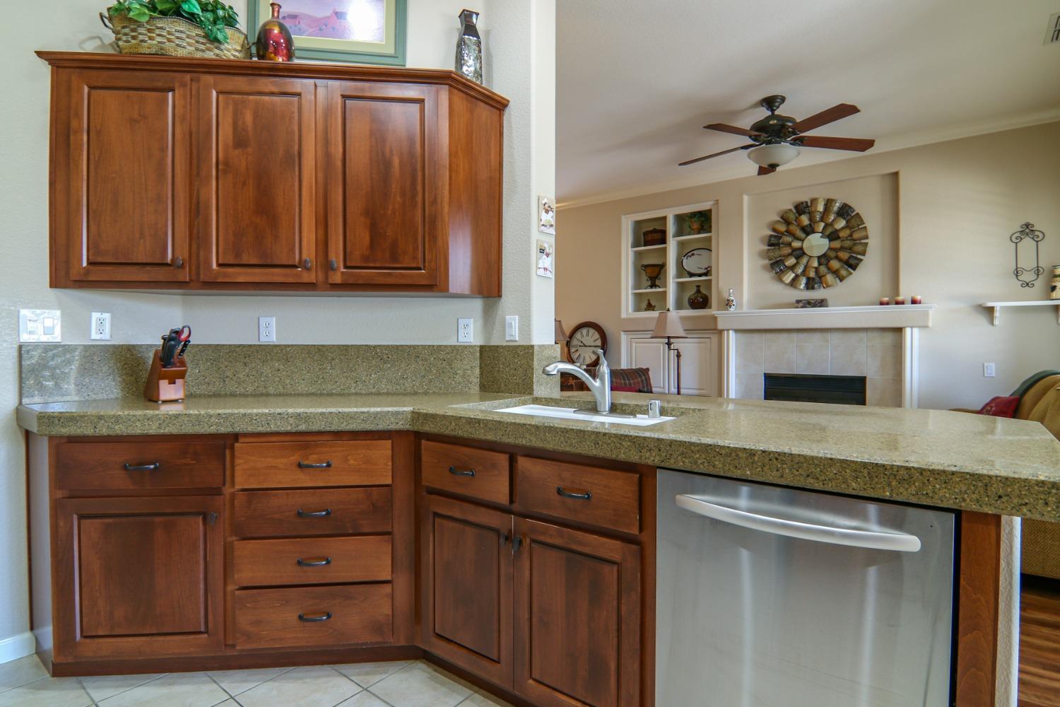 Detail Gallery Image 15 of 35 For 3123 Clarkson Dr, Rocklin,  CA 95765 - 2 Beds | 2 Baths