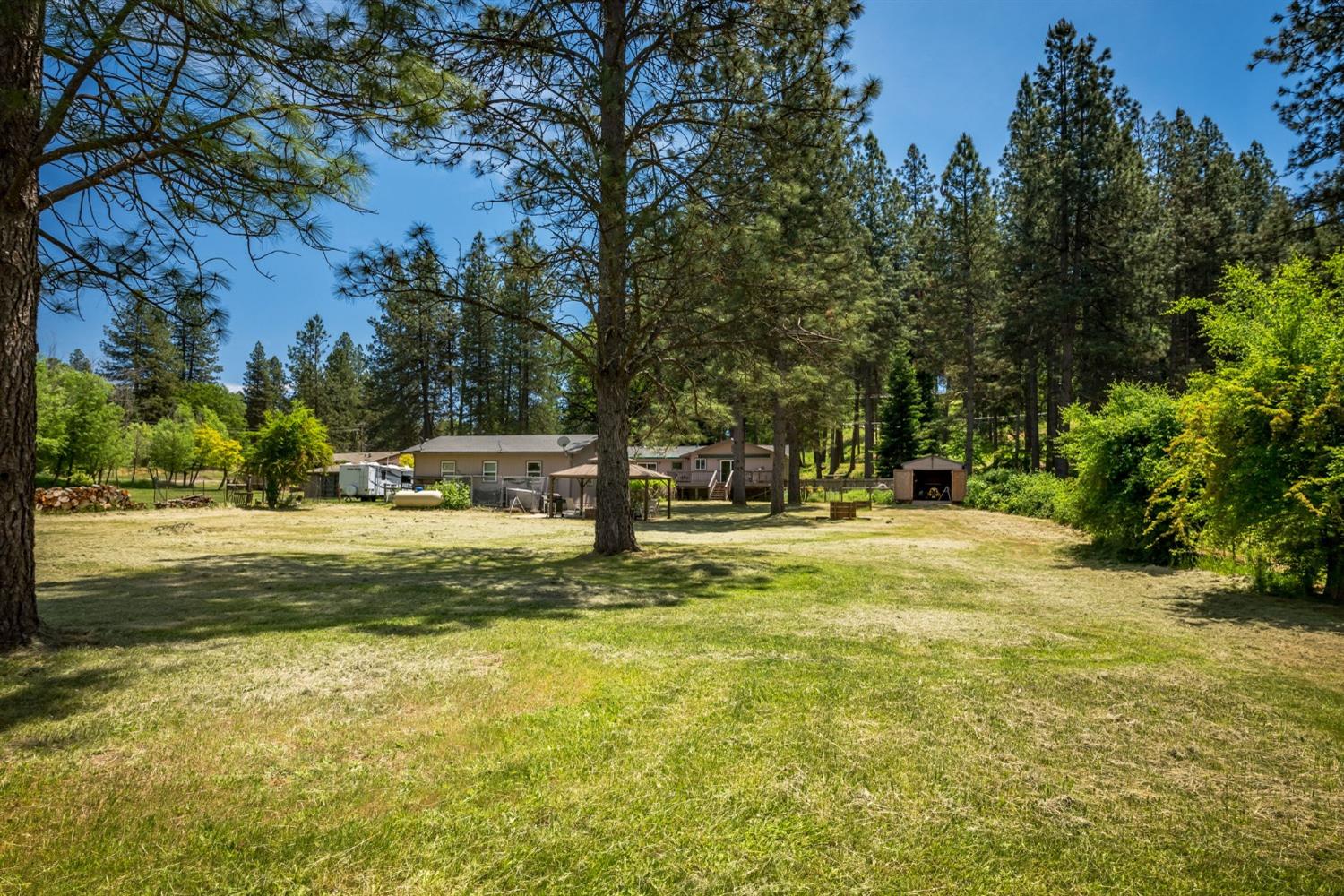 Detail Gallery Image 37 of 43 For 12724 Alta Sierra Dr, Grass Valley,  CA 95949 - 4 Beds | 2 Baths