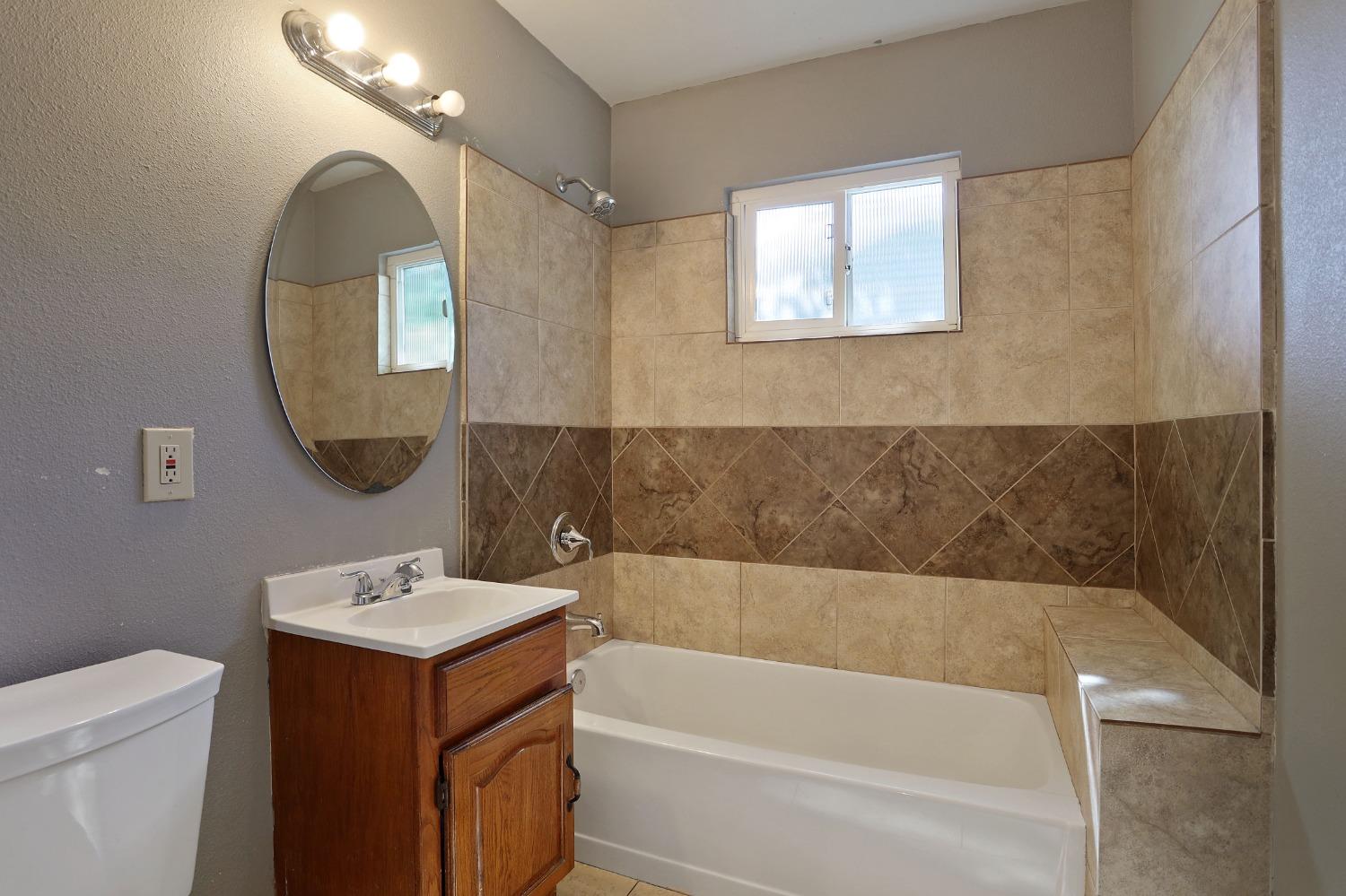 Detail Gallery Image 22 of 34 For 807 Loletta Ave, Modesto,  CA 95351 - 3 Beds | 1/1 Baths