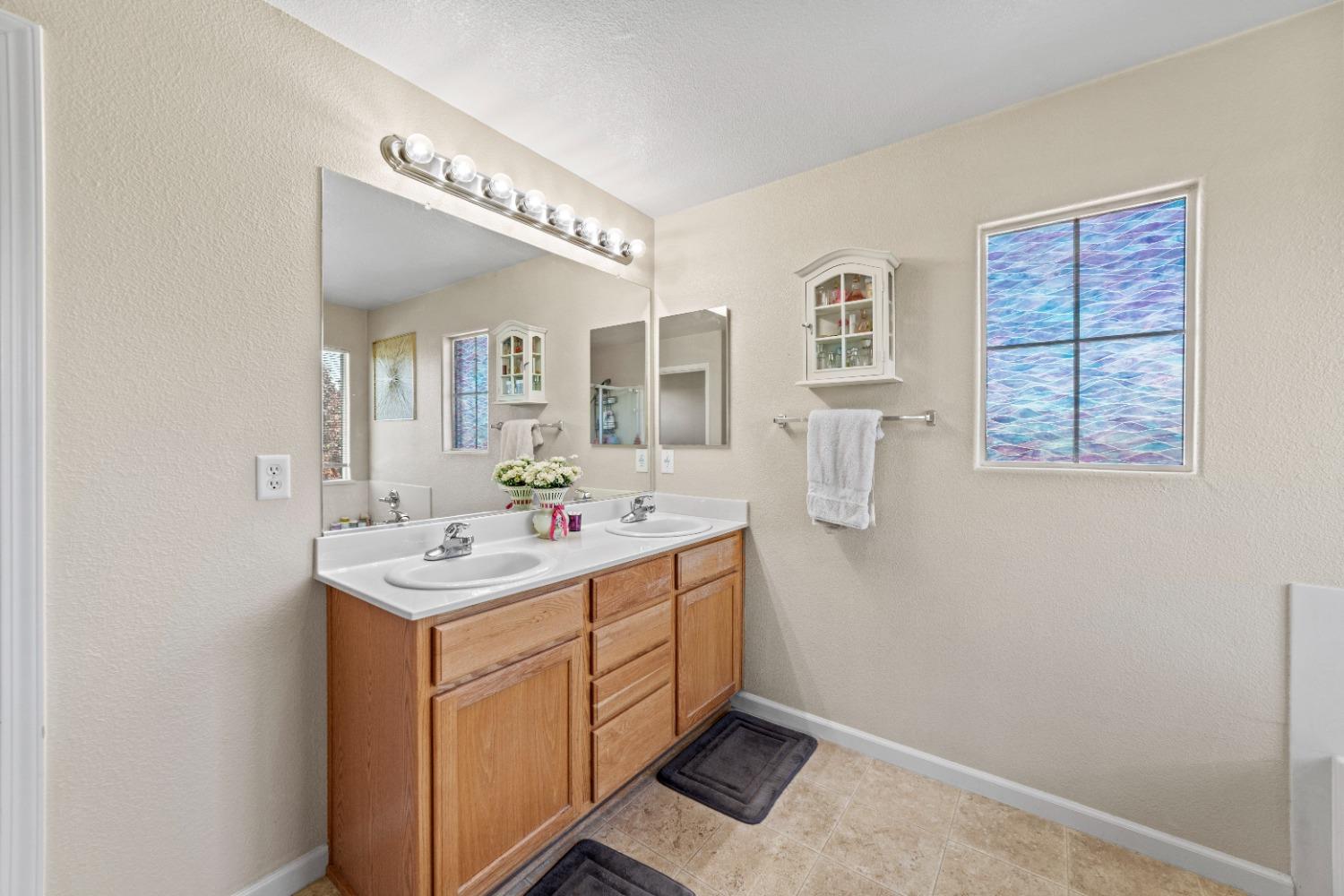 Detail Gallery Image 25 of 33 For 1672 Chateau Drive, Olivehurst,  CA 95961 - 3 Beds | 2/1 Baths