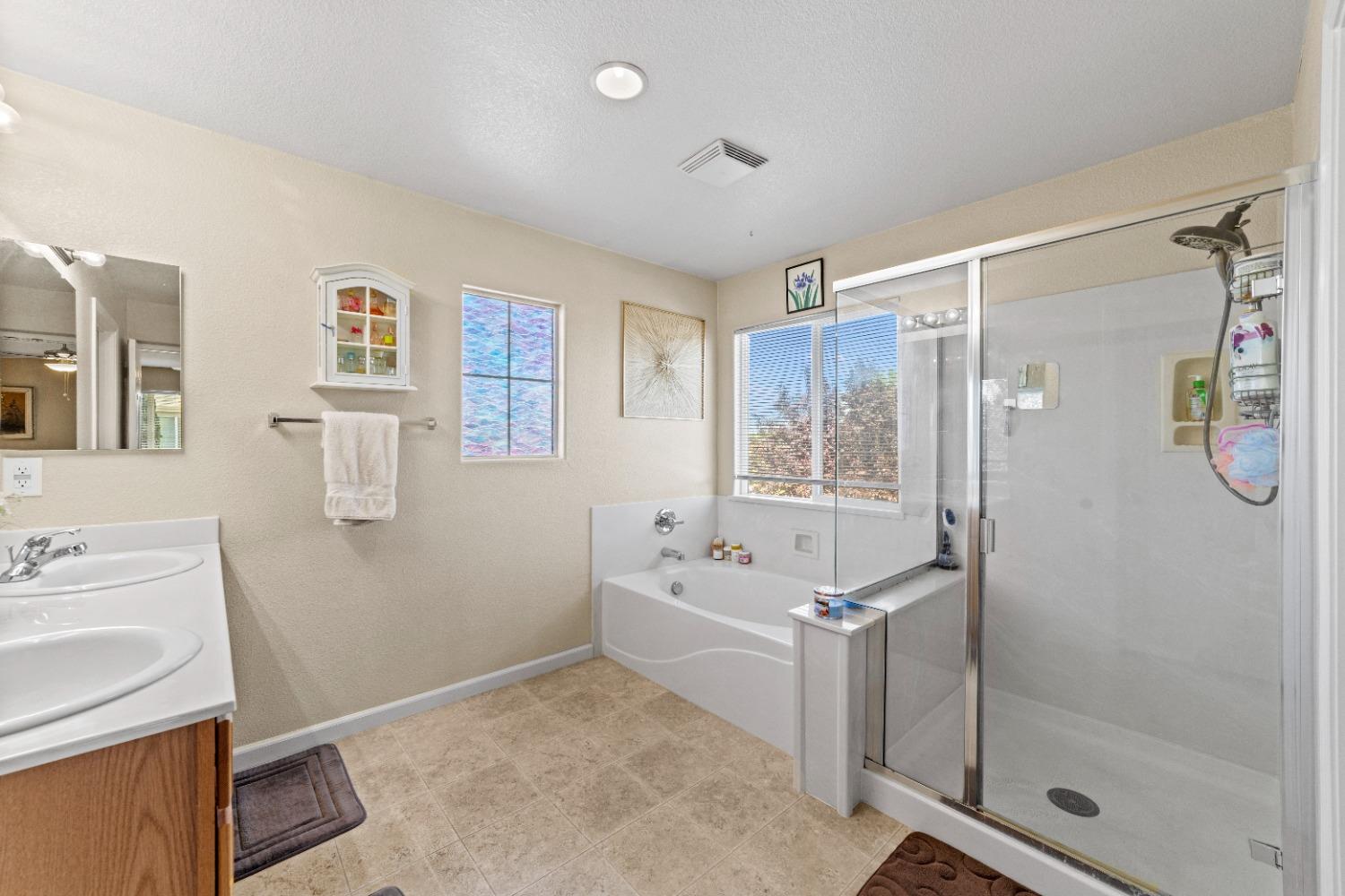 Detail Gallery Image 24 of 33 For 1672 Chateau Drive, Olivehurst,  CA 95961 - 3 Beds | 2/1 Baths