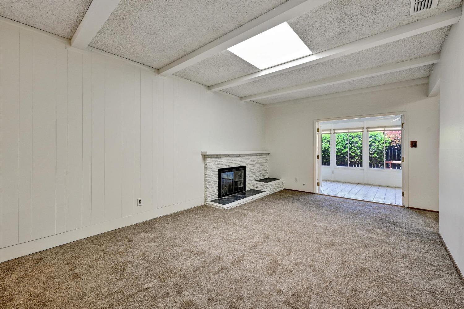 Detail Gallery Image 10 of 27 For 8633 Glenroy Way, Sacramento,  CA 95826 - 4 Beds | 2 Baths