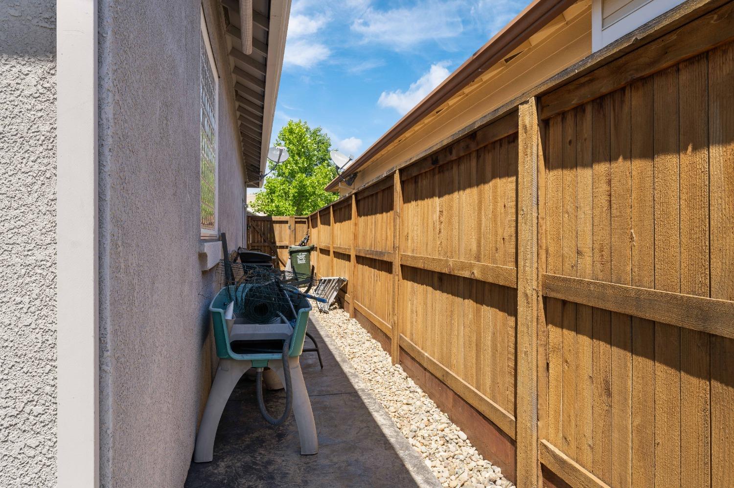 Detail Gallery Image 49 of 86 For 2738 Aspen Valley Ln, Sacramento,  CA 95835 - 3 Beds | 2 Baths