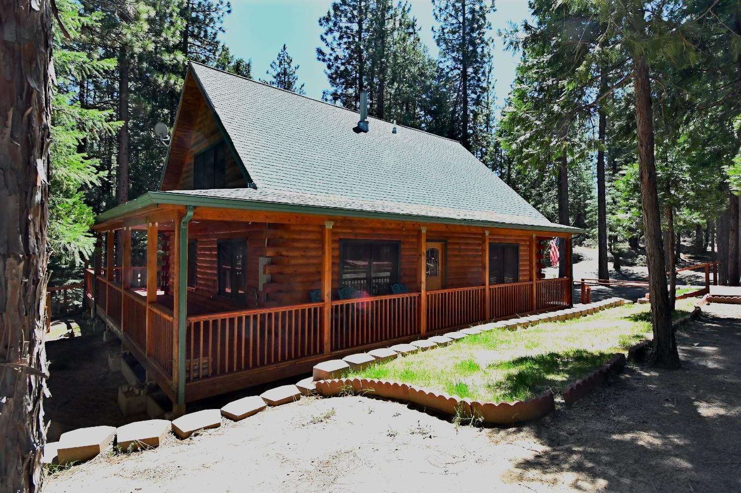 Detail Gallery Image 3 of 41 For 533 Sugarpine Ln, Clio,  CA 96106 - 3 Beds | 2 Baths