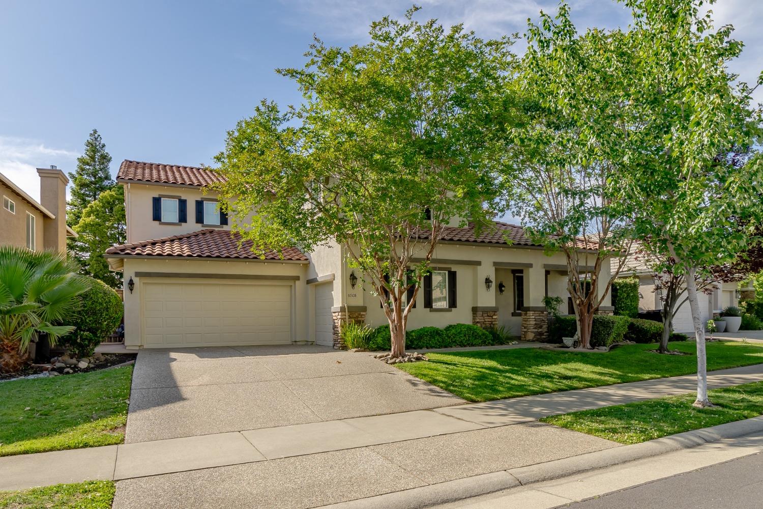 Detail Gallery Image 2 of 47 For 6508 Alder Park Circle, Roseville,  CA 95678 - 5 Beds | 3 Baths