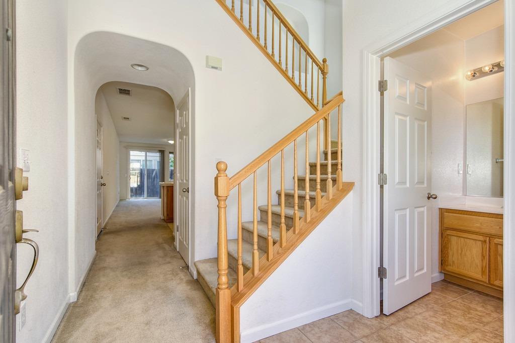 Detail Gallery Image 3 of 21 For 3066 Torland St, Sacramento,  CA 95833 - 3 Beds | 2/1 Baths