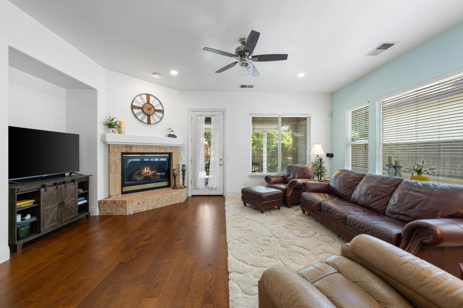 Detail Gallery Image 34 of 86 For 2738 Aspen Valley Ln, Sacramento,  CA 95835 - 3 Beds | 2 Baths
