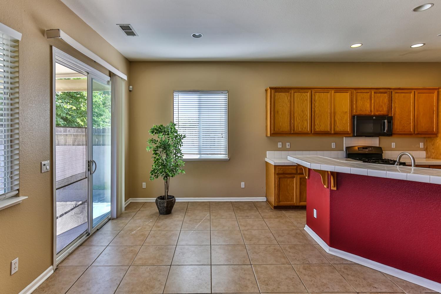 Detail Gallery Image 30 of 75 For 2463 Briarcliff Dr, Stockton,  CA 95206 - 3 Beds | 2 Baths