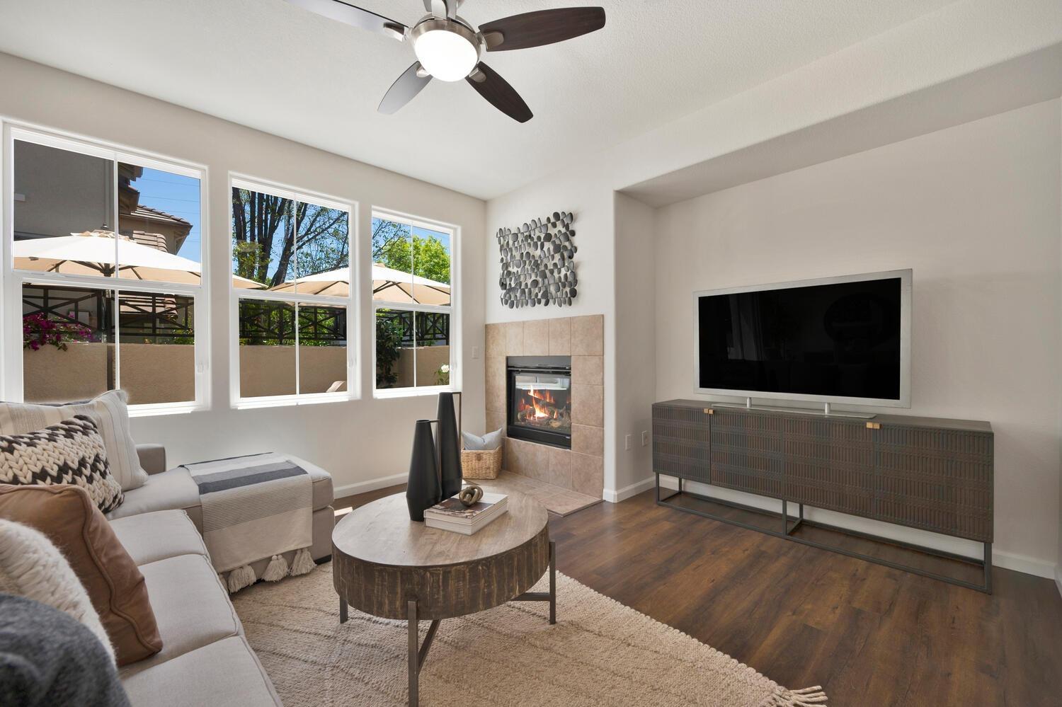 Detail Gallery Image 15 of 59 For 502 Monet Ln, Folsom,  CA 95630 - 3 Beds | 3 Baths