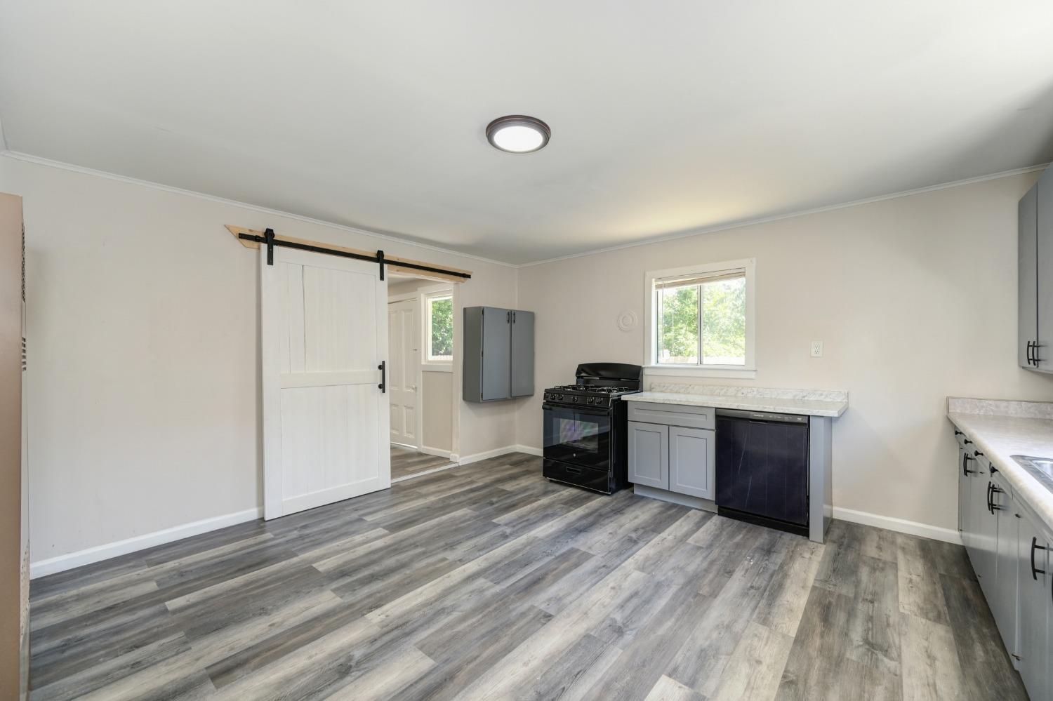 Detail Gallery Image 16 of 46 For 601 Yolo St, West Sacramento,  CA 95605 - 3 Beds | 1 Baths